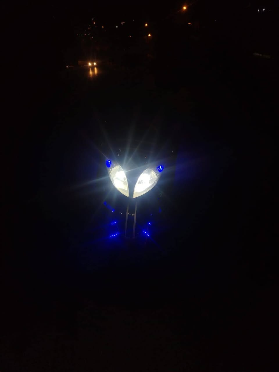 سلام عليكم
عندي هاي الدراجة ماجستا مديل 2018
بيها شلعة ومعدل تشك الكاع كهربائية كلهة شغالة هورن لايت اشارة نكرة سلف 
عدادات كلهة شغالة 
سايد بريك شغال 
معروضة للبيع بسعر كلش مناسب 
للسعر والستفسار ادخلي الواتساب 
***********
