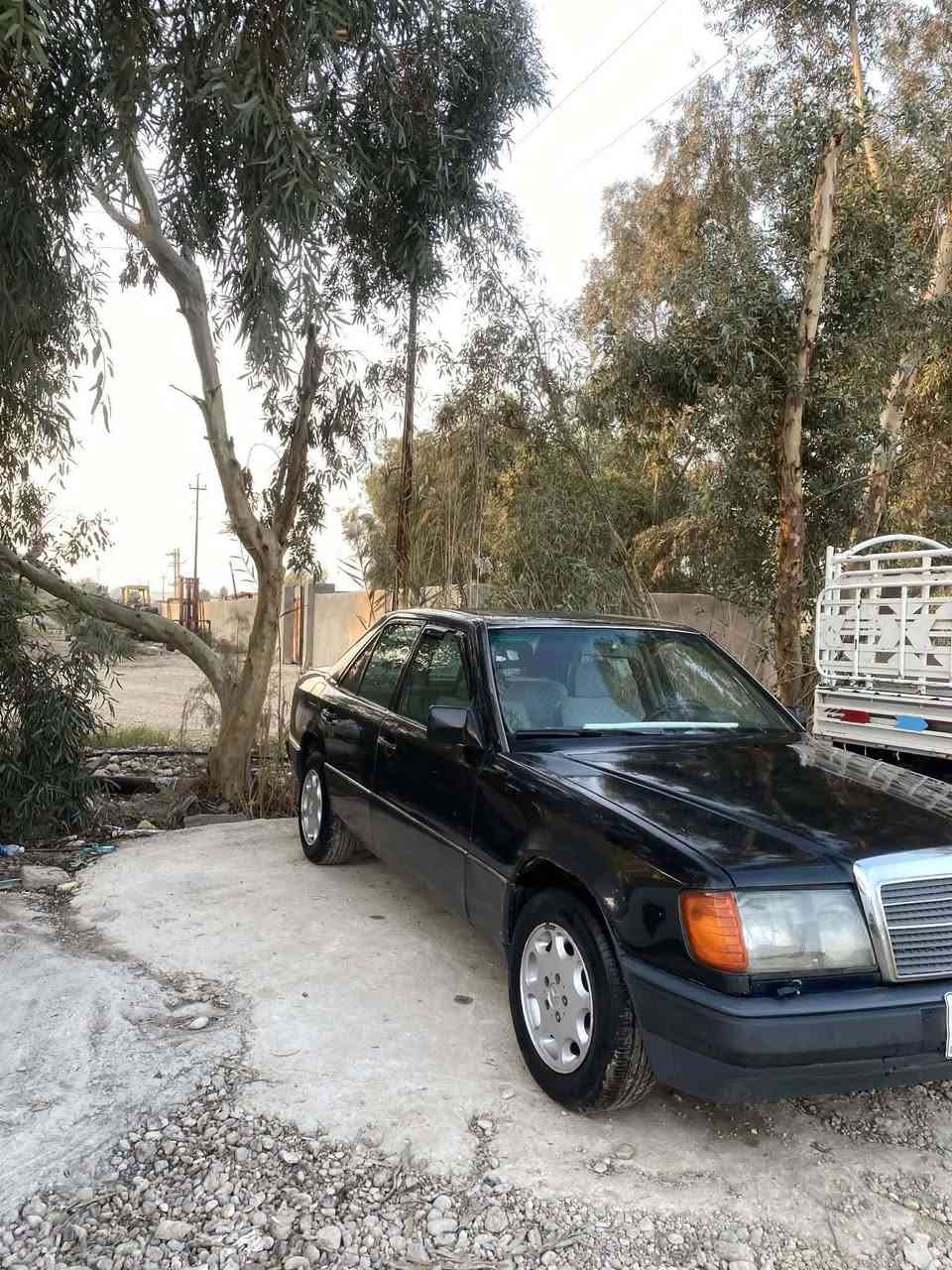 السلام عليكم مارسدس دب موديل 1992 سيارة كير مكينة مكفولات رقم بغداد تحويل مباشر عارضهة ب45 وبيهة مجال   بسيط للشراي مكاني ديالى الخالص اعتذر عن المراوس بيع فقط  ***********
