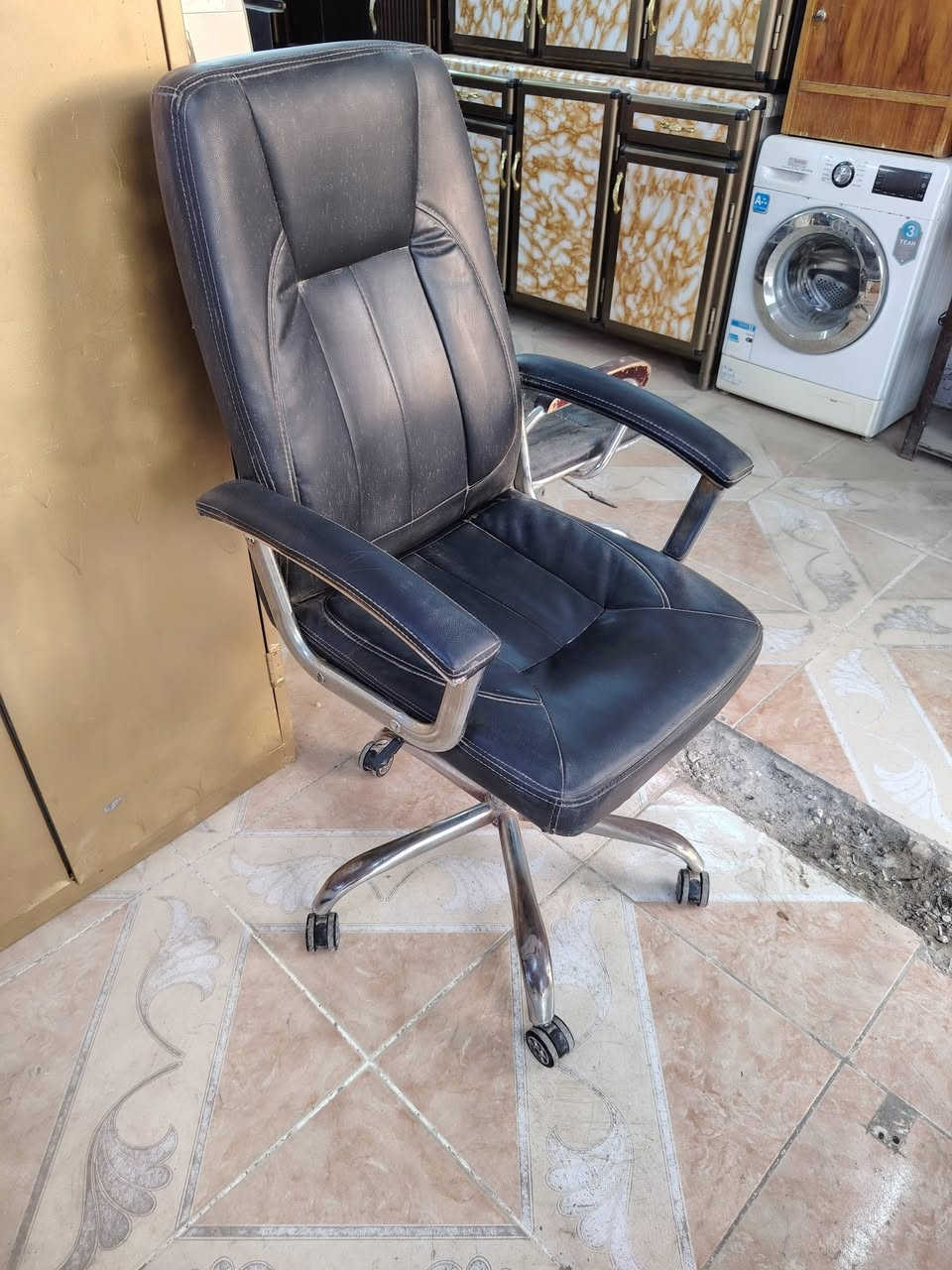 ((غير متواجد ع الفيس))  محلات ابو عبدالله حي سومر قرب جامع قباء مجاور قاعة مثنى الطائي //مستعدون لشراء الاثاث المستعمل والجديد من البيوت كامل شلع //*********** //***********
