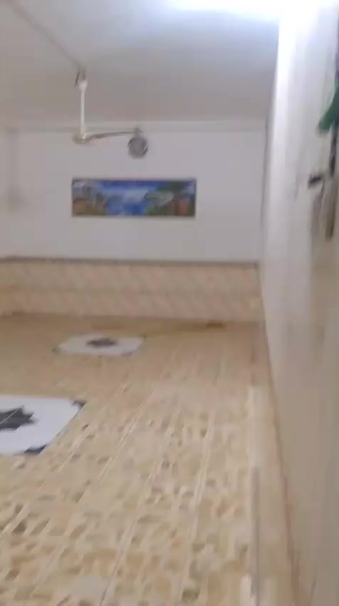 السلام عليكم مكلف بالنشر 
بيت للبيع طابو صرف المساحه 200متر يتكون من ديوانيه طول 10متر وصحيات ومطبخ العنوان بالشطره بالسيديه 
*********** السعر 35وبي مجال
