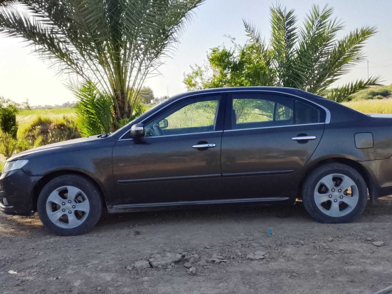 اوبتيما موديل 2010 خليجي رقم بغداد بأسمي السعر 120 بيه مجال 
مواصفات 
بصمه 
فتحه 
اشاير مري شفط 
كير شركه 
حداديه جديده تايرات جدد 
اضرار جاملغ خلفي (هلال فقط) 
مكينه مفتوحه  
العنوان بابل  القاسم  ***********للاستفسار
