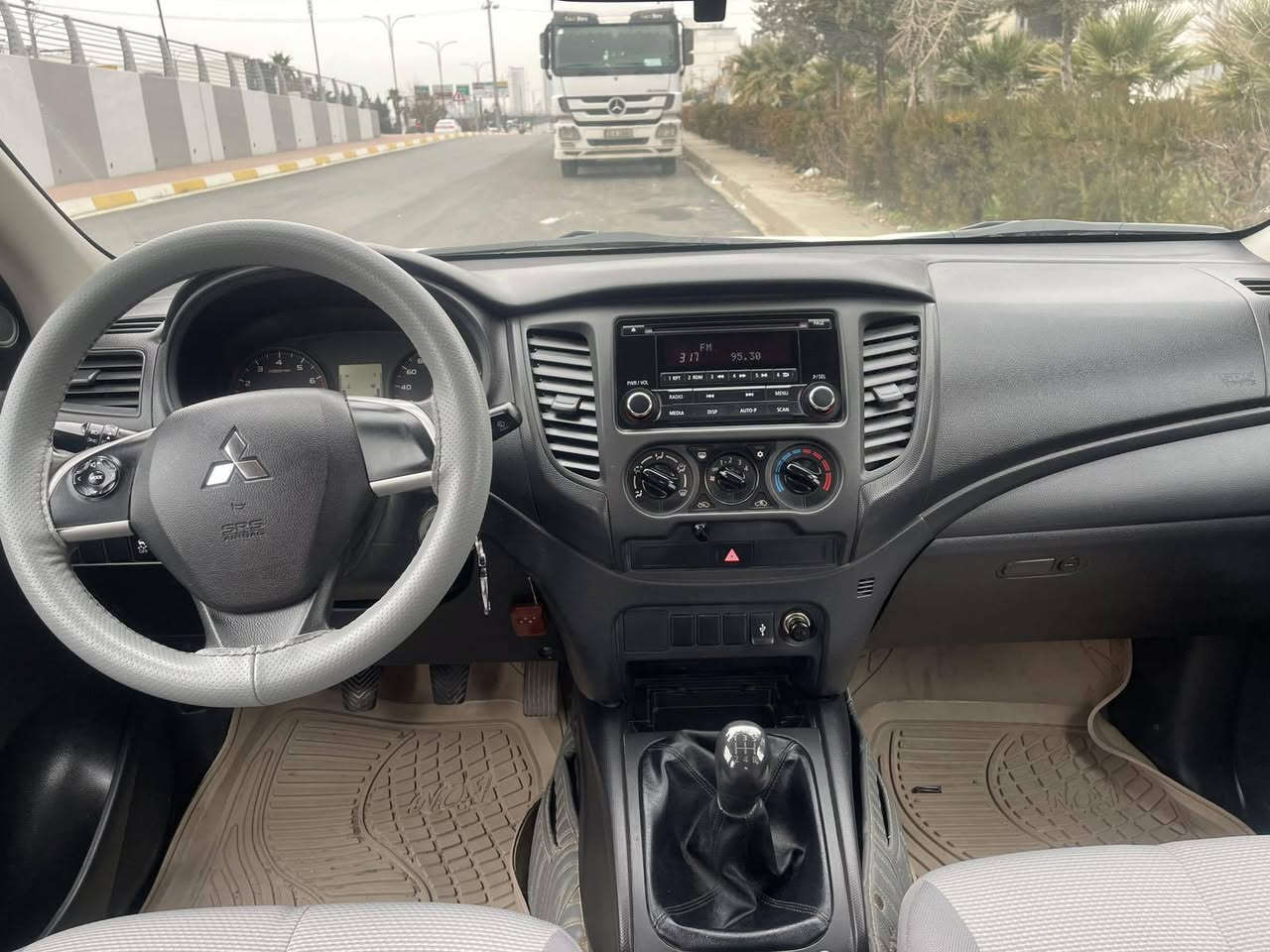 میسیوبوشی L200 2023 تاک ئەکسل
سفری شەریکەی نوێکار
تەختە 56000 Km ڕۆشووە 
بێ بۆیاخ بێ سارد هیچی نیە
بەجوانی و پاکی ماوەتەوە 
سەنەوی و ژینگەی نوێیە 

سعر : لە کۆمێنت داوای بکە ڕاستەوخۆ بۆت دێت 🤖 

گێڕ و مەکیەنەی بەشەرت 
هیچ کێشەیەکی تێدانیە 

ژمارەی خاوەنەکەی 
***********
