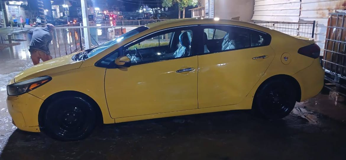 السلام عليكم كيا فورتي 2018وارد أمريكي كامله مابيها نقص تبريد خير من الله تحويل ثاني يوم *********** سعر على الخاص تحياتي
