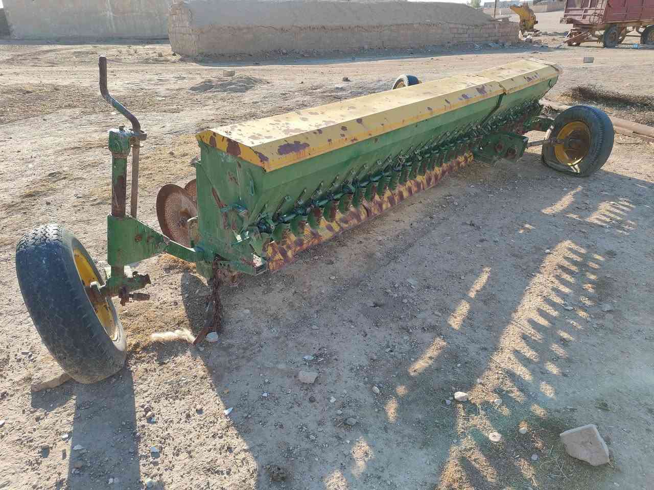 باذرة للبيع  جوندير 24 صاج نوعية البوري مربع 
 للاستفسار الاتصال على الرقم 
  ***********
