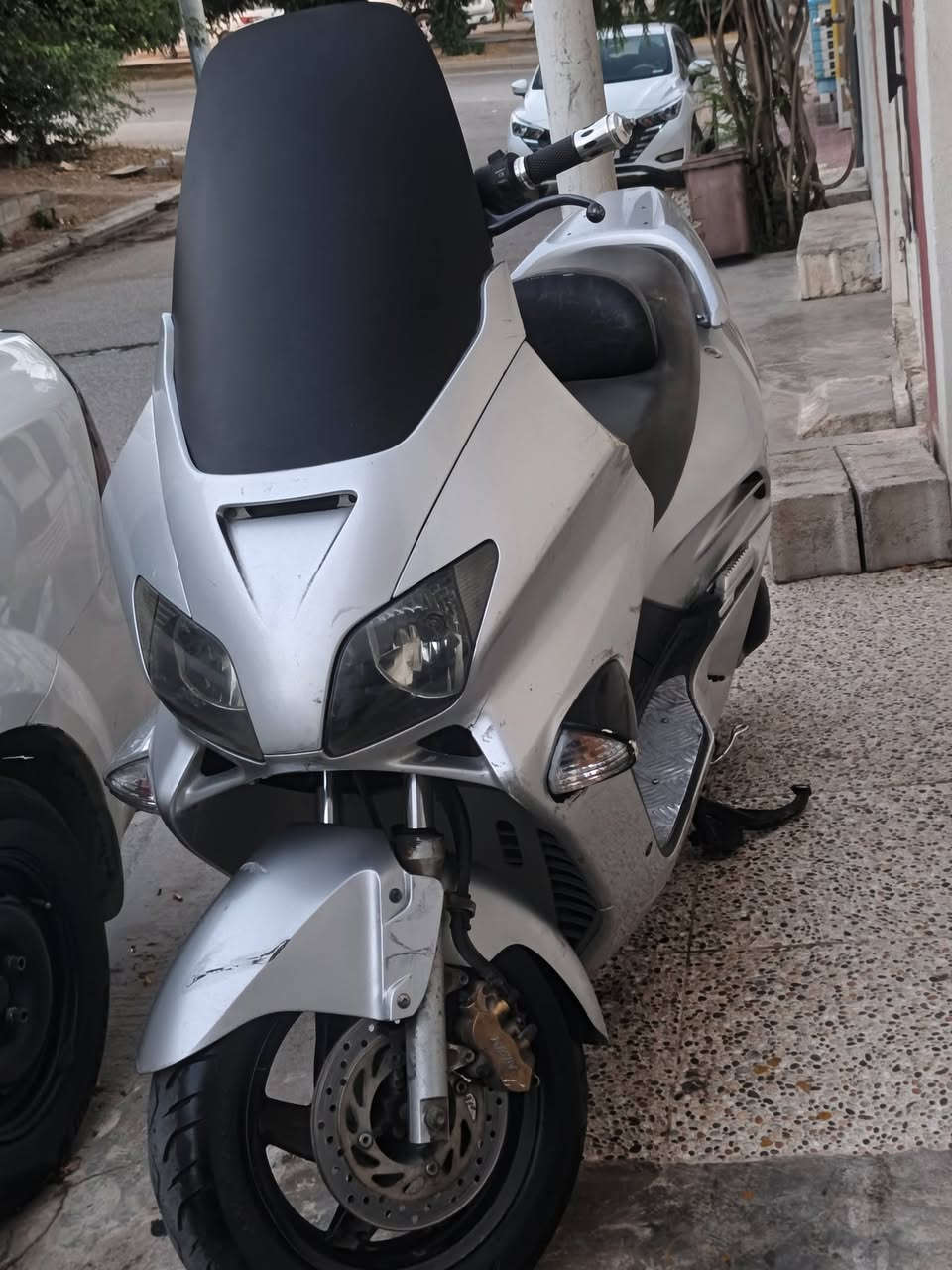 فۆڕزای ٠٦ بۆ فرۆشتن زۆر پاک و بێعەیبە بۆیاخی نییە وەرەقەی داخڵ بوونە کەشی لەگەڵە یانی ئەتوانی بیکەیت بە ڕەقەم 
شقەرتەی سلفەکەی تەواو نییە و چوپنەی ڕۆنەکەی تەقیوە دوای معەمەلە بۆت ئەگێڕمەوە 
سعری/٨٠٠هەزار و معەمەلە 
لە سلێمانی م 
ڕەقەم/***********
