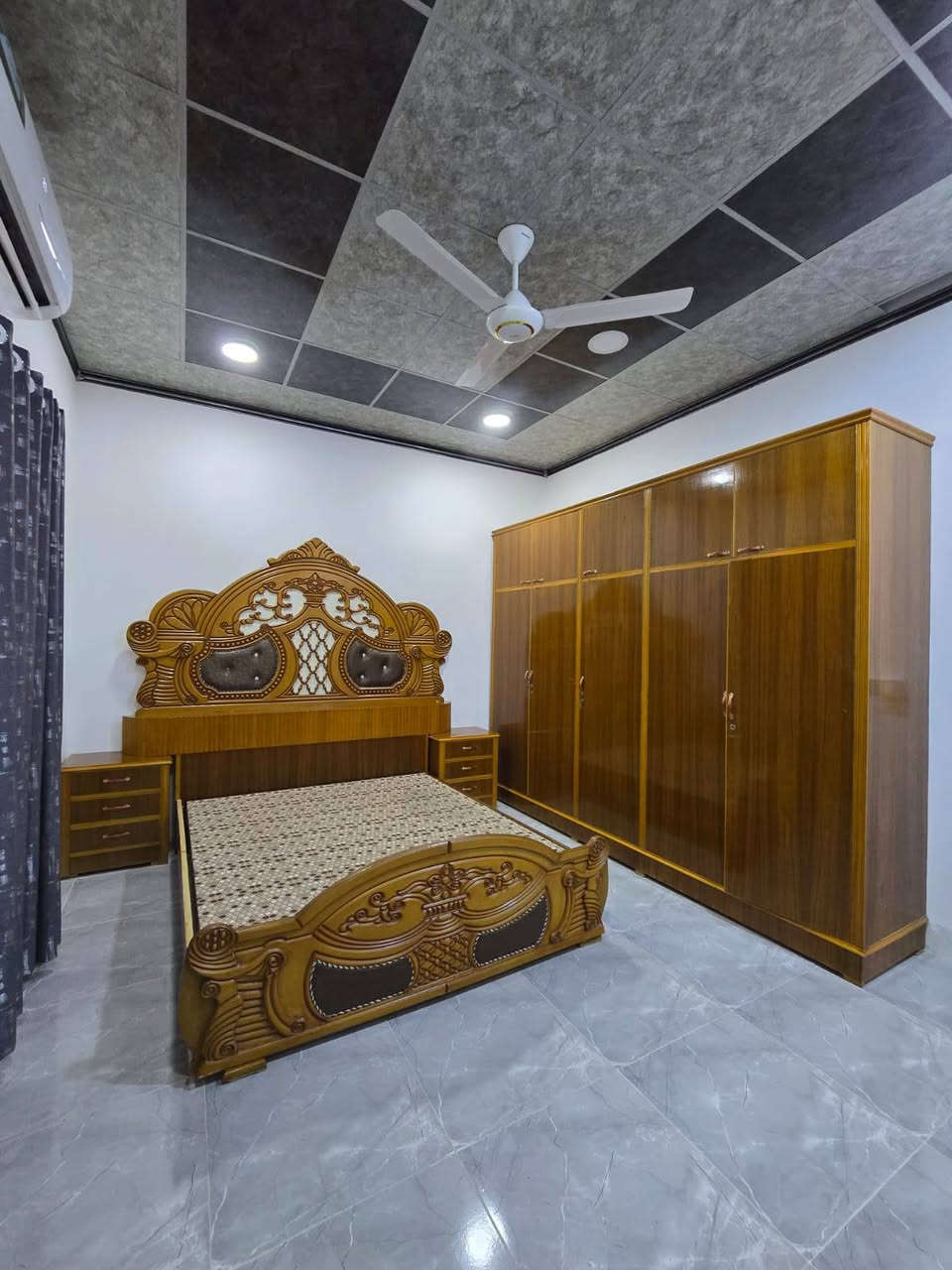 غرفه نوم خشب عراقي صاج ٦قطع مع طابورية للبيع بسعر مليون و250
مستعمل فترة قصيرة نظيف 

الموقع الموصل جانب الأيسر 

الي شراي يراسلني‬‏ وانطي رقم وعنوان 

 وندله على موقع بالضبط يجي يشوفه ونتفق إن شاء الله


**إذا كنت صاحب هذا الإعلان وتريد حذفه لأي سبب، رجاءا أرسل رسالة إلى الدعم الفني**