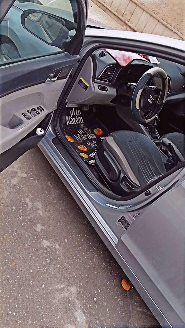 سلام عليكم 
الانترا /2017/امريكي رقم اربيل سنويه جديده 
ضرره مبدل جاملغ و بنيد بدون دواخل يرباك سليم
سياره نص فول 
موصفات / معرفه موصفات النص فول 
ثلاث انضمت قياده 
نورمان، يكو، سبورت 
تبريد تفيه شرط 
محرك شرط /كير شرط
سياره جاهزه من كلشي   
السعر (128)$
الاتصال *********** العنوان موصل
