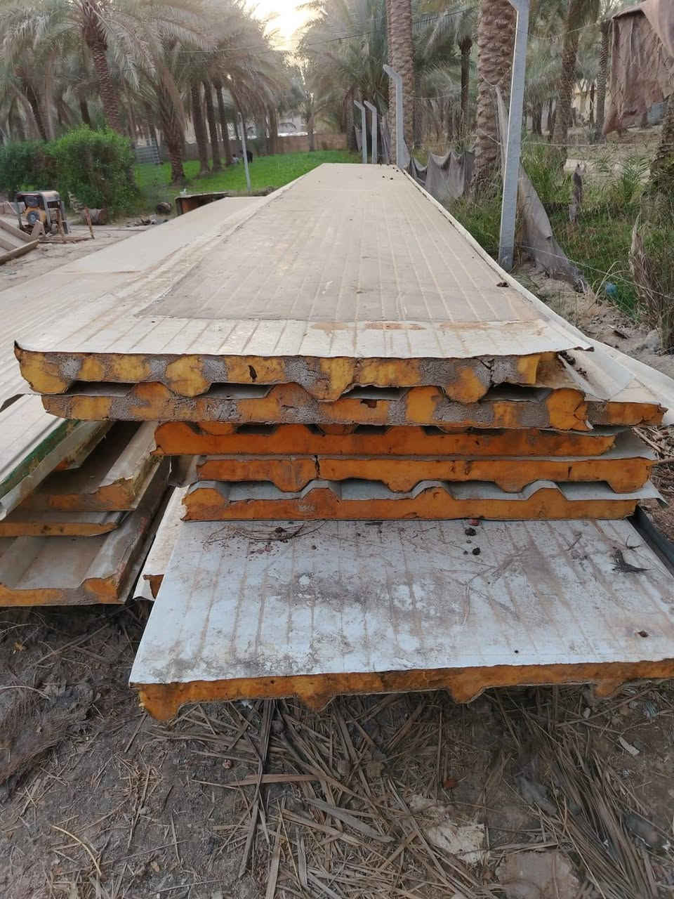 سلام عليكم سندويج 110 متر    11سندويجه طول الوحده 10 متر تركي الاصلي السعر المتر 8 قفل   من الاخير جديد المكان كربلاء الرقم ***********
