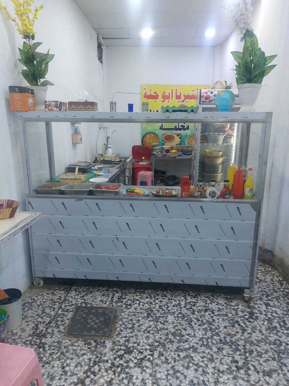 كافتريا للبيع كامله جديدة بالحي الصناعي الخدمي بابل موقع ممتاز جدا صار شهر من فتحتها غراض كاملة جديدة كولها للاتصال ***********
