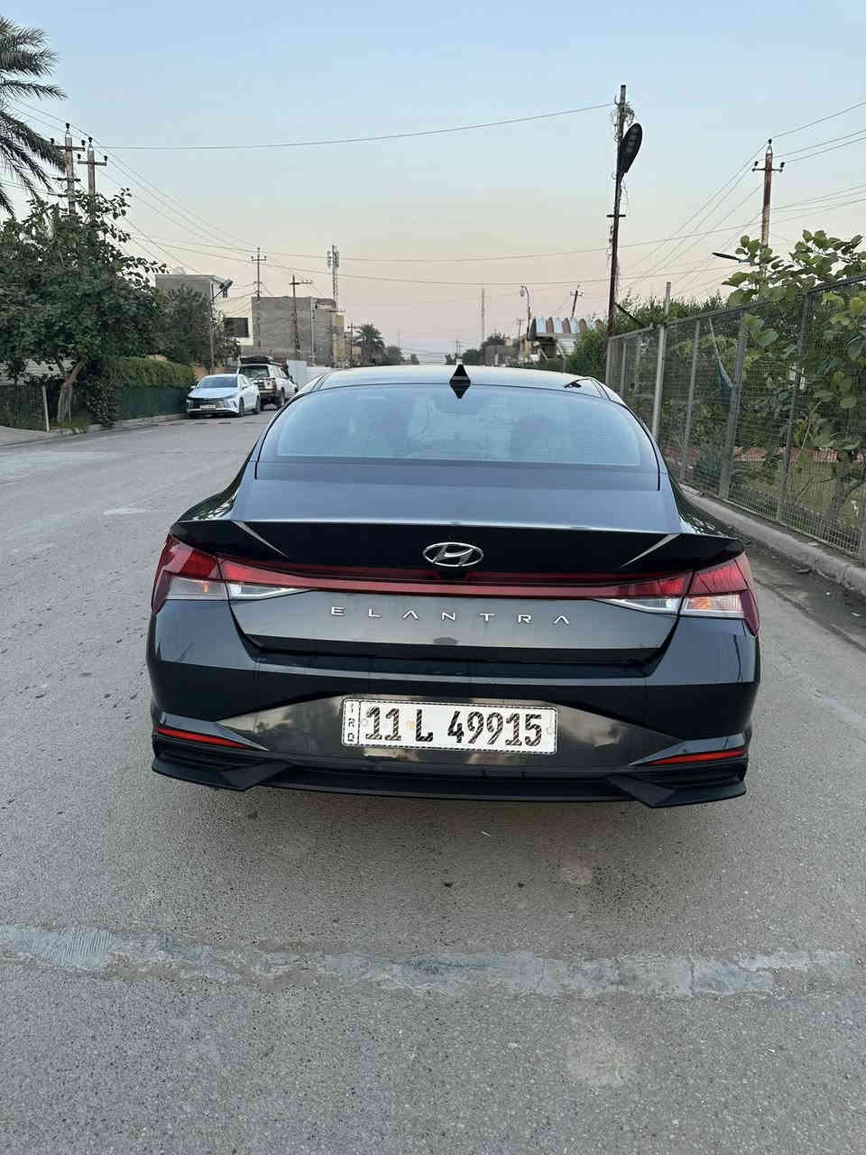 السلام عليكم - Hyundai Elantra 2023 
السـعر 155 وبيها مجال تجي تشوف وتفحص وتاخذ سونار ومترجع اله تكون راضي . 
لـون فيلي  
نقطه عمياء 
رادارات جانبيه 
توقف ذاتي 
تحديد مسار 
وبعد اكو هواي مواصفات مذاكرهن 
رقم بغداد بأسمي 
السياره خير من الله مال جناي والسياره مال بيت 
حادثها بونيد وشويه من الجاملغ بارد 
الاستفستار وطلب صور الحادث - *********** .
