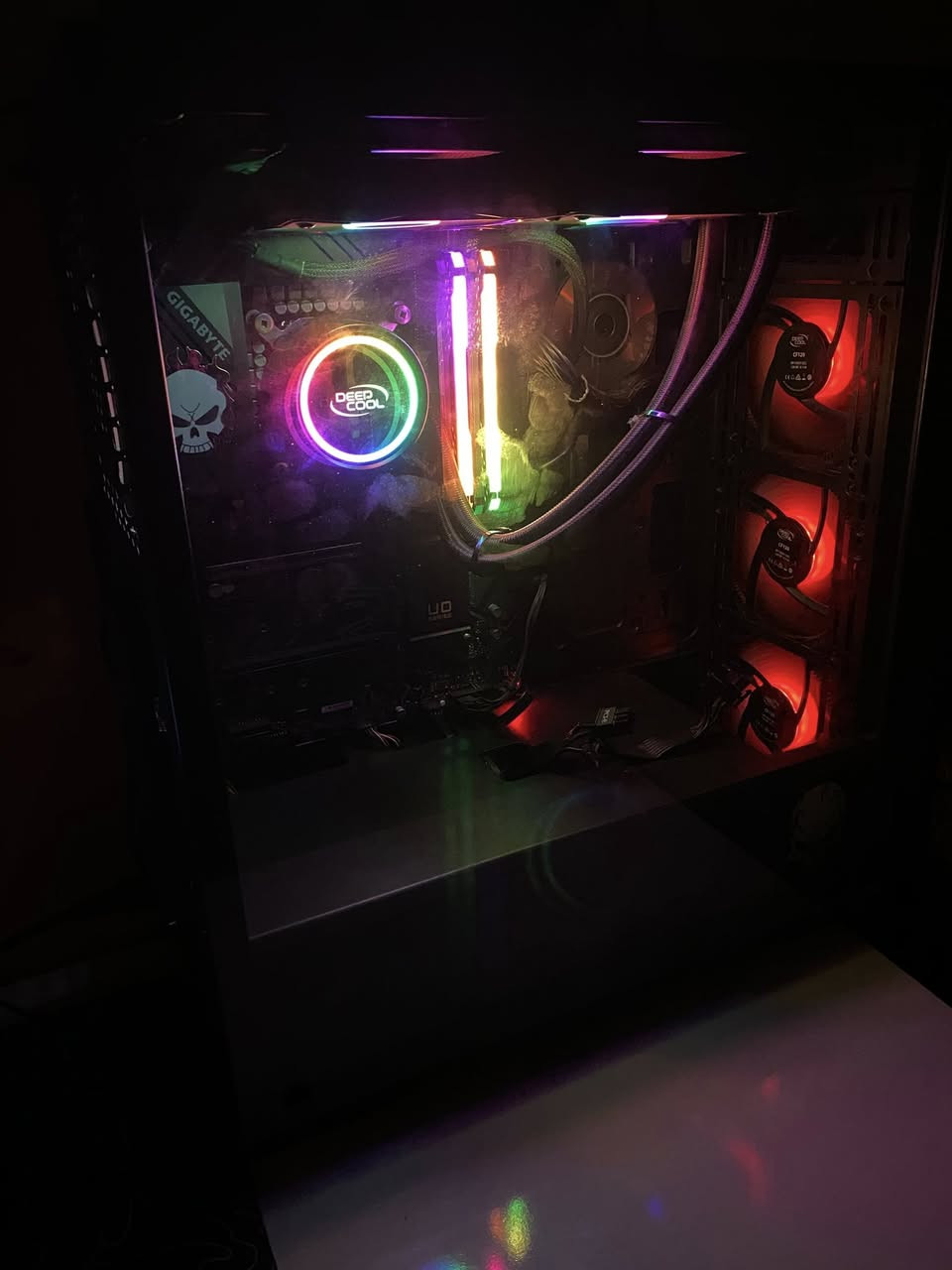 كيس بدون كرت شاشة السعر 1050
I7 11700kf 
Gigabyte z590ud 
Ram 32gb 16.2 3200rgb cl18 corsiar vangence
Hard m.2 512 Samsung 
Cooler master 750w gold 
مبرد مائي ديب كول 240ml
الكيس ديب كول حجم كبير يرهم 7 فانات 
الملحقات ماوس ريدراغون وكيبورد ريد سويج ثنينهن ب 40
سماعات وحدها 30 ريدراغون بالكارتون بعدها
للاستفسار اكثر خاص مكاني بصرة عندي توصيل 
رقمي ***********
