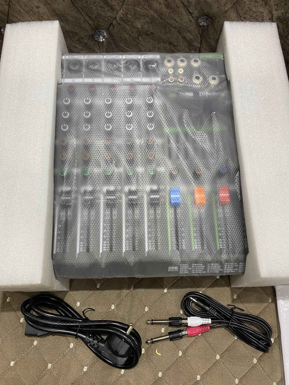 مكسر جديد لوك ٦ جانل
٨٠ ألف مع التوصيل لكل المحافظات


**إذا كنت صاحب هذا الإعلان وتريد حذفه لأي سبب، رجاءا أرسل رسالة إلى الدعم الفني**