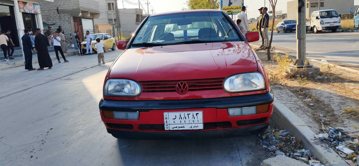 كولف 94 محرك 1800 كير عادي جاهزه السياره من كل شي السعر 38 *********** ***********
