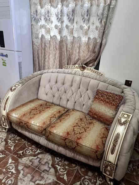 اغراض مستمعله اخت الجديده
تخم قنفات عشر مقاعد تركي درجه اولى واسفنج سوفت طبي
+ميز تلفزيون
+طبله وسطيه
للاستفسار عنً السعر
***********
