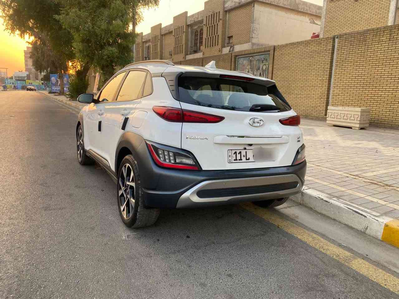 HYUNDAI KONA LIMITED 1/1. 🤍ابيض
هونداي كونا لمتدد موديل 2022 
فول فول مواصفات محرك ١٦٠٠ توربو 
رقم بغداد الدولي باسمي تحويل ثاني يوم 
السيارة جديدة اخت الزيرو ماشية 27mi فقط 
حادث السيارة جدا بسيط بدون ايرباك فقط بداية البنيد وجاملغين سرقة الامامية بدون دواخل شواصي لغود راديترات بواري التبريد كلها مكفولة بلادي رقم الشاصي مع الصور والسيارة مسويلها سونار صورة بالمنشور وين ميعجبك تفحص إني حاضر  بيها كم نقص بسيط ينزل من سعرها واني حاضر 
مواصفاتها:  فتحة سلايد روف /كشنات جلد /تدفئة  بالكشنات/كاميرات 360 / حساسات امامي خلفي /شاشة ديجيتال/ بصمه تشغيل + بصمة ابواب+ صندوق  /شحن هاتف وايرلس/كامرا دوارة / شاشة كبيرة/ابل كار بلي + أندرويد اوتو /كشنات كهربائي /تشغيل عن بعد/رادارات أمامي وخلفي وجانبيه/ايقاف ذاتي/ويل كب كروم الحجم الكبير / بكلايت لد/اشاير بالمري/تدفئة  بالكشنات/ تحديد مسار/ نظام ايكو +سبورت + سمارت/هند بريك بصمه /اوتو هولد/ رادار امامي /قطعتين تبريد/ تبريد بيانو مناخين منفصل/مراية اوتودم/ شاشة اعطال /حساس اطارات/اريل نفكيشن/ وياها بصمتين السيارة وبعد بيها مواصفات 
السيارة موجوده في بغداد - الوزيرية
 السعر 158 $ وبيها مجال 
الهاتف واتساب  ‭***********  ☎️📞
ابو علي
