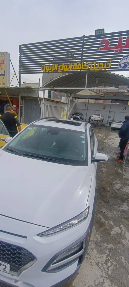 هوندا كونا للبيع مكفووله 
هوندا كونا (Kona)
السنة: 2021
الفئة: Limited (فل كامل)
المحرك: 1.6 لتر تيربو 
ناقل الحركة: أوتوماتيك 7 سرعات DCT (دبل كلتش)
نظام الدفع:
دفع رباعي AWD 
استهلاك الوقود: حوالي 14–16 كم/لتر
🛋️ المواصفات الداخلية (Limited)
مقاعد جلد فاخرة
تدفئة للمقاعد الأمامية
مقعد السائق كهربائي
شاشة معلومات 10.25 إنش
Apple CarPlay + Android Auto
نظام صوت ممتاز (Infinity في بعض النسخ)
تشغيل بالبصمة (زر تشغيل)
مكيف أوتوماتيك
فتحة سقف
🛡️ أنظمة الأمان
نظام مانع انغلاق المكابح ABS
نظام الثبات الإلكتروني ESP
كاميرا خلفية
حساسات أمامية وخلفية
نظام المحافظة على المسار
نظام التحذير من التصادم الأمامي
مراقبة النقطة العمياء
6 وسائد هوائية

رقم اربيل الجديد كركوك, العراق


**إذا كنت صاحب هذا الإعلان وتريد حذفه لأي سبب، رجاءا أرسل رسالة إلى الدعم الفني**