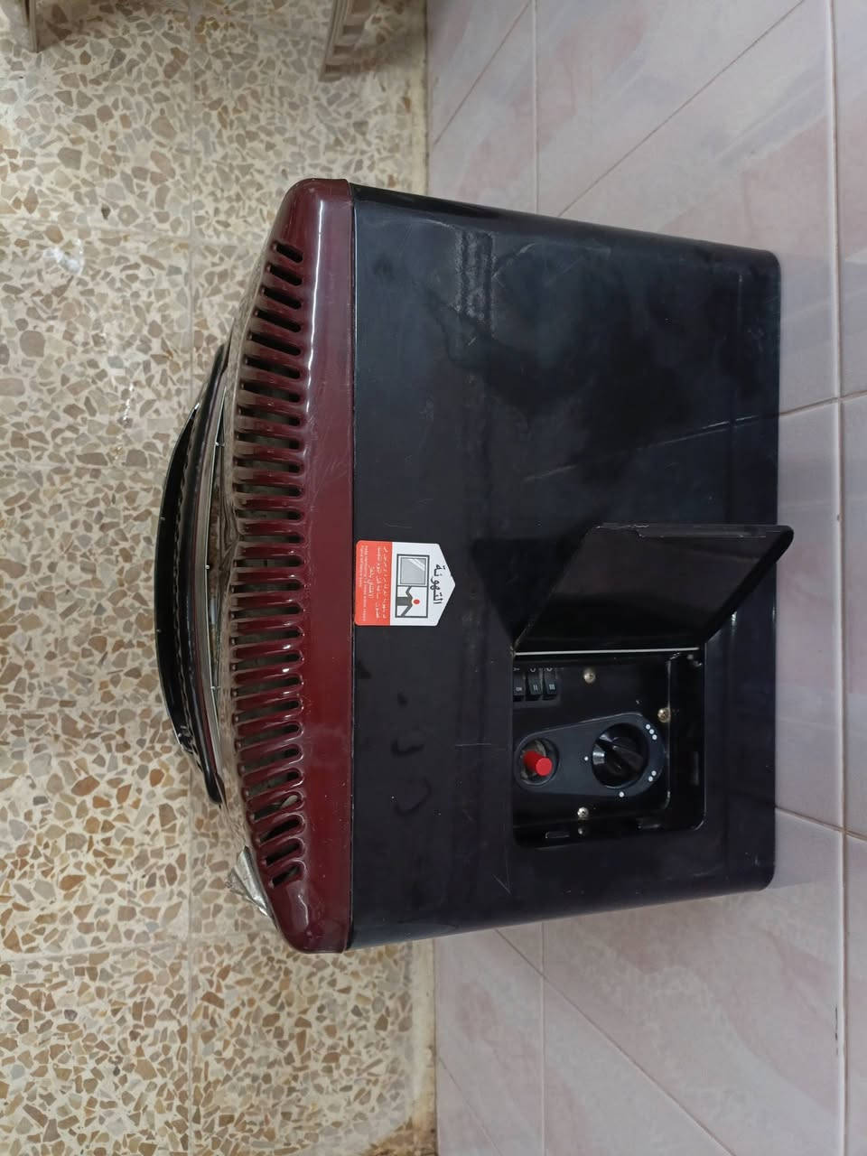 صوبة للبيع
غازية وكهربائية

السعر 45.000الف وبيها مجال

للاستفسار اتصل على ***********
