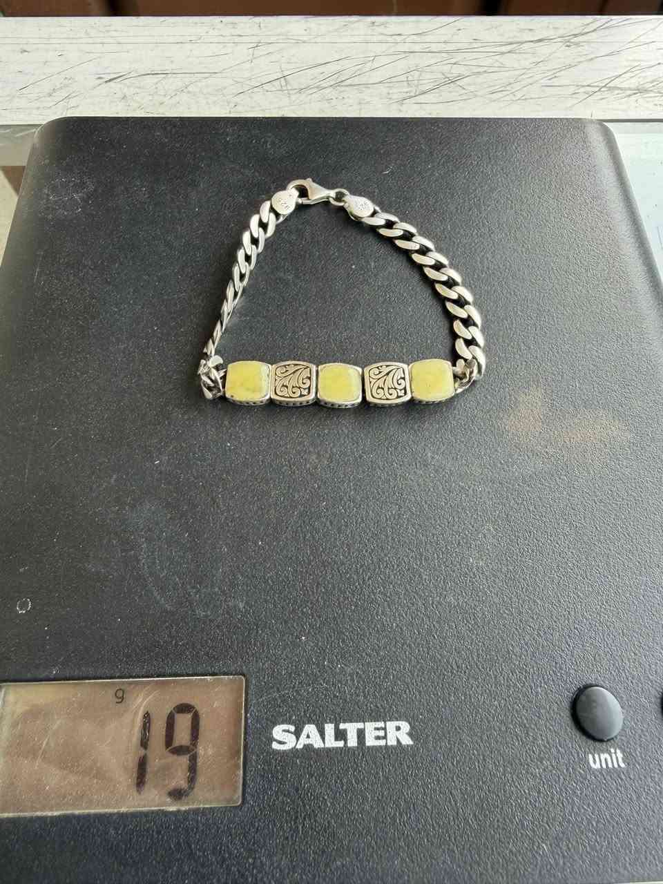 سوارات وزناجيل فضة للبيع
عيار 925s 
البيع على الغرام الواحد
صياغة ايطالي
مكاني بغداد


**إذا كنت صاحب هذا الإعلان وتريد حذفه لأي سبب، رجاءا أرسل رسالة إلى الدعم الفني**