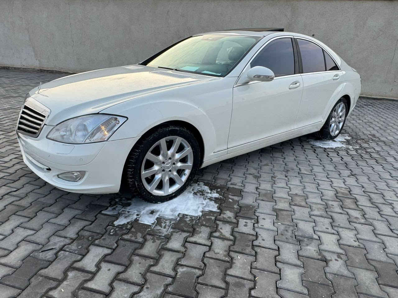 السلام عليكم
#ادوات #ادوات #ادوات 
مارسدس 500 فول مواصفات
#مكفول گص وفتح وعشائر
#موديل 2007 
جاهزه 100/100  بدون نقص 
#المكان البصره 
محرك  8  سلندر 
#السعر 95  
***********
