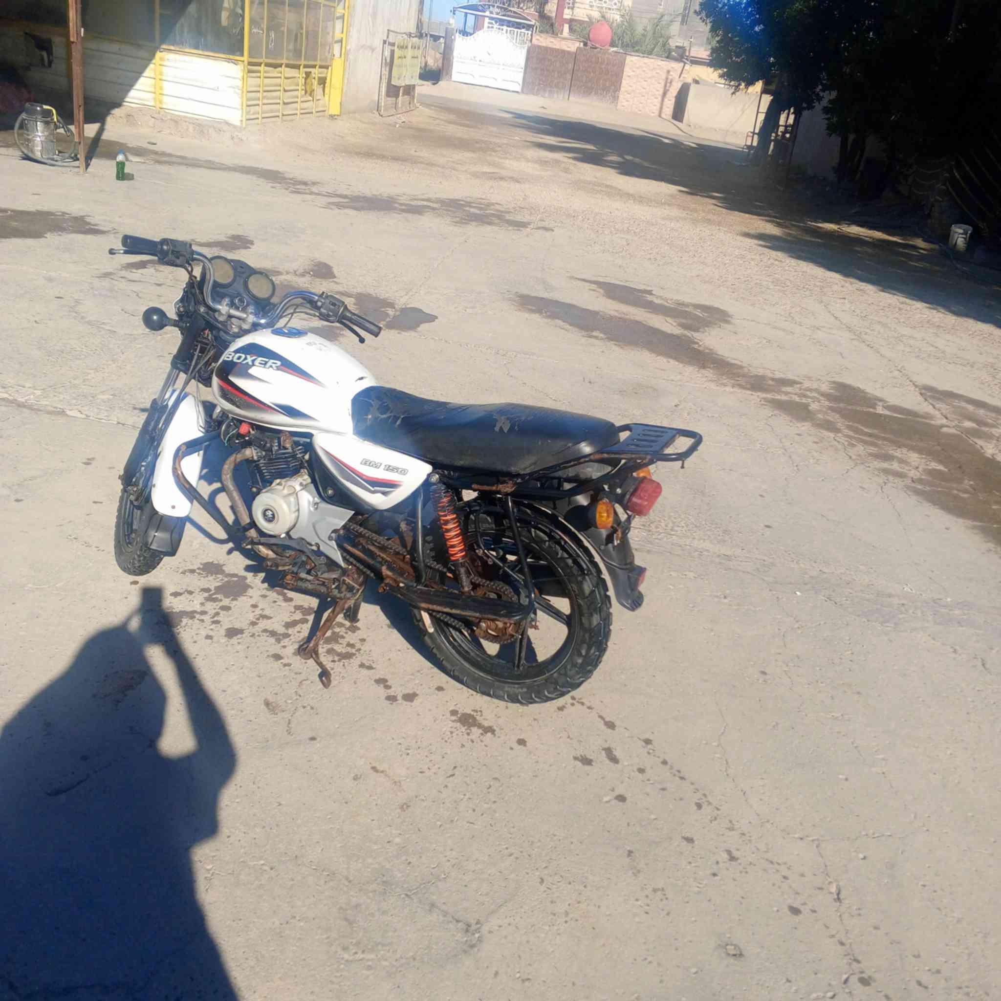 سلام عليكم دايوان بوكسر دراجه حلوه.  اوراق اصوالي ***********مكان حله.  شارع 60.  سعره 750 بيه مجال قليل حك جيه
