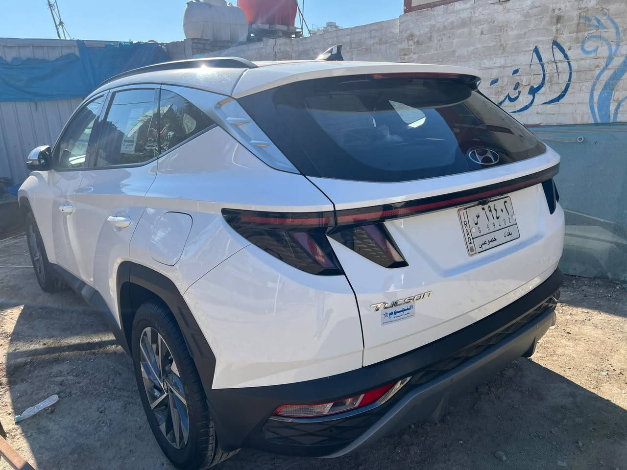 سلام عليكم عندي توكسان موديل 2023 ماشيه 34 الف السياره بيه رصعه بالباب وصبغ على شبر بالدعاميه الاماميه استخدام شخصي السياره بحاله الوكاله بصمه تشغيل عن بعد مري شفط  كراسي كهرباء السعر 218 وبيه مجال للطيبين االسياره في زيونه الاتصال ***********
