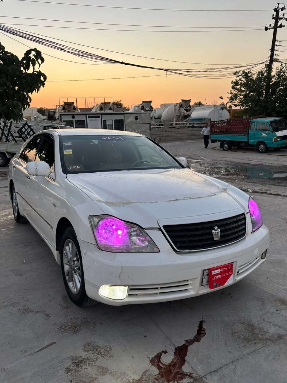 سەرەتا بەناوی خوای گەورە
شاهینە بڕاوە بڕاوە 
سپی ناوزەردی بچووک بە چووک ٢٠٠٥ نجی رۆیاڵ ٢ دووگمەیە سەیارەکە پیش و دوای کەپسە هەموو گیانی بە شەرت ٤ تایە و ویلی لۆکی لە ژیرایە کۆدی بۆ کراوە بارکۆدی بۆ بەسراوە بەناوی خۆمانەوەیە شوین سلیمانی سعری کۆتایی ٤٠ گەڵا قفڵ وو کۆتاییی ژ.م ***********
