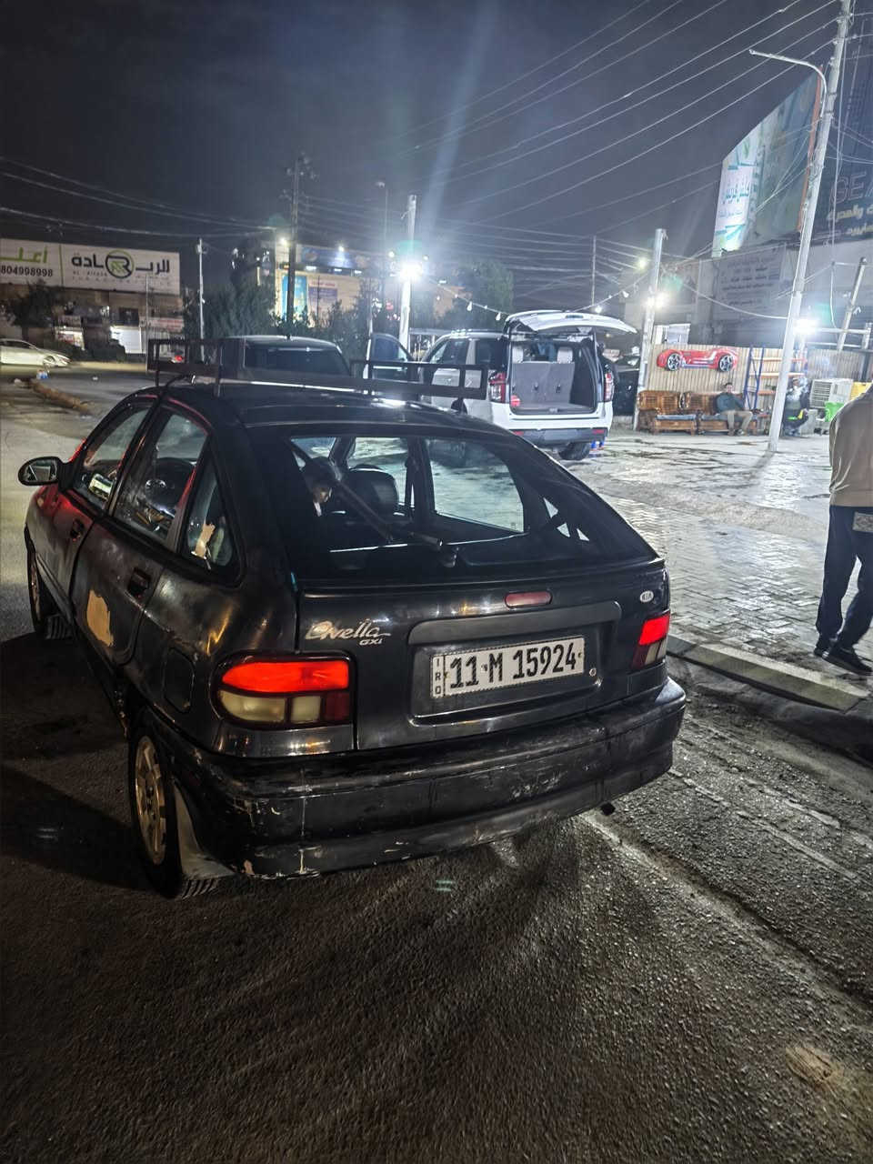 السلام عليكم لبيع سياره كيه فيلا محرك وكير خير من الله تبيريد ثلج تخم تاير جديد باتري جديد سياره خير من الله كلها شغاله كهبايات شغالات مكان بغداد السعر 32ورقه بيها مجال قليل تصال ع رقم ***********
