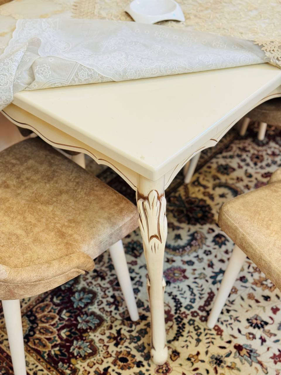 السلام عليكم
ميز طعام للبيع لغرض التبديل استعمال قليل جدا نظيف مابي اي عيب مع ٦ كراسي دوشمة السعر ٢٥٠ وبي مجال للتواصل على الخاص او على الرقم 
***********
