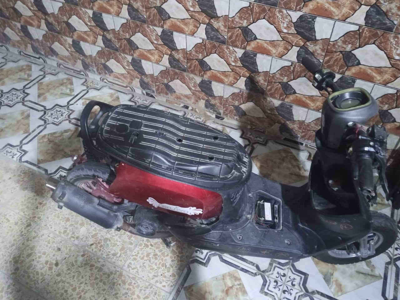 سلام عليكم دراجه ماكس بوليسي شغاله نكره سلف وهندر شغال لدراجه مابيها نقص حلوه تخبل شلعه ومعدل ترايك وين مايعجبك السعر 250 وبيها مجال مكان ناصريه سديناويه ***********

