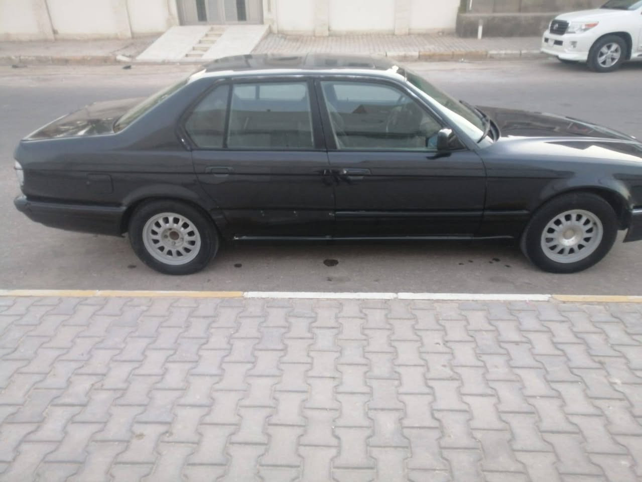 السلام عليكم
من رخصت صاحب الكروب BMW735/V6

1992 سياره جاهزه كير مكينه كارتون صبغه جديده 

تخم تاير حداديه كهرباءيات كله شغاله فتحه سقف شغاله3طكات سياره حلوه ونضيفه مال جناي كاردن جديد توني شاده بيهه شلعه تشك الكاع بيهه نقص بس بك لايت وترايش 3 بيبان ودعاميه خلفيه  كشنات جلد غرفته حلوه بس مغلفه  رقم مثنى دولي مداور ثاني يوم سعر42 مكانهه السماوه حي الحكم رقم ***********
