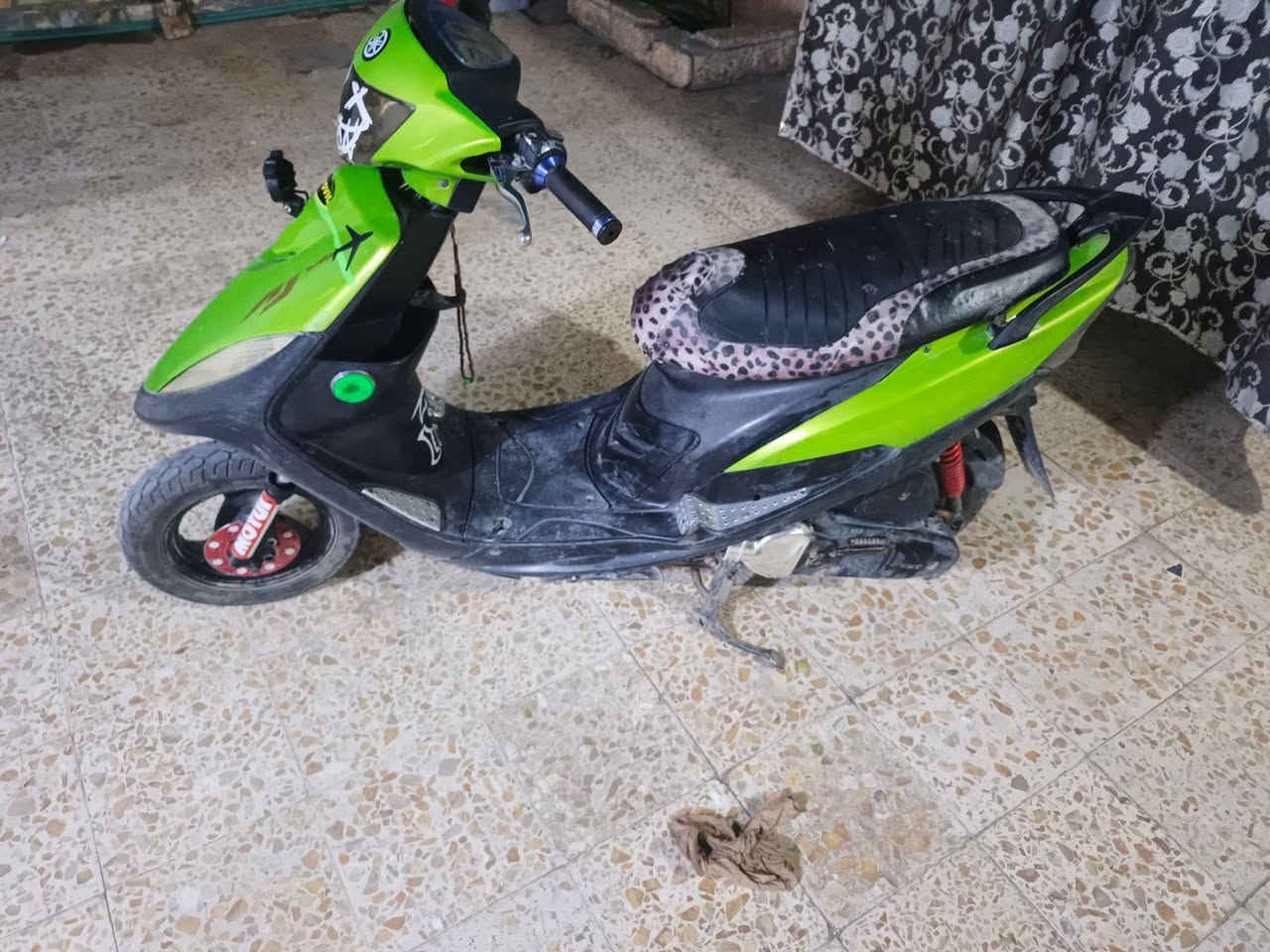 السلام عليكم دراجه ماكس عدله بلاديه مكينه ما مفتوحه  وين ما تريد افحص سعر ٦٥٠ و بيها مجال ‏‪***********‬‏
