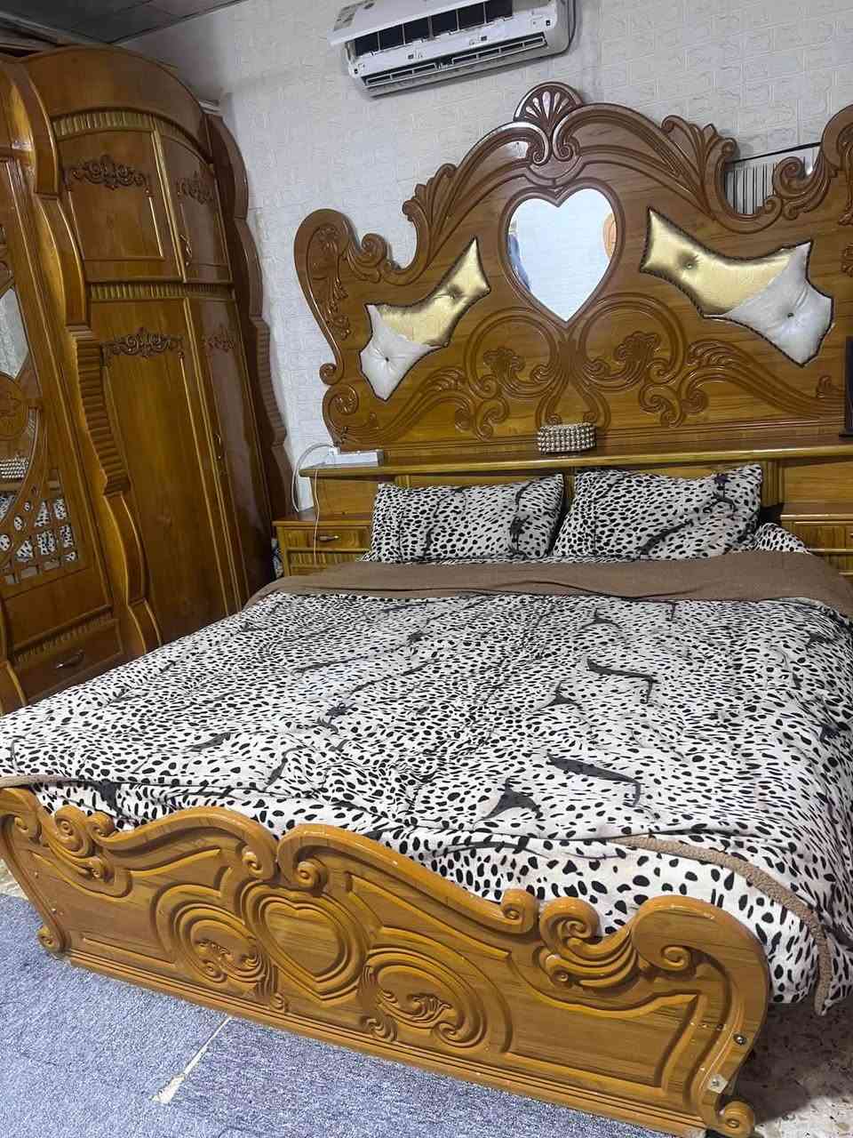 سلام عليكم عندي غرفه نوم أخشاب جديده ونضيفه كلش سبب البيت محتاج والله اخذتها مليون ونص وهسه اريدها مليون العنوان البصره ابو الخصيب حمدان ***********
