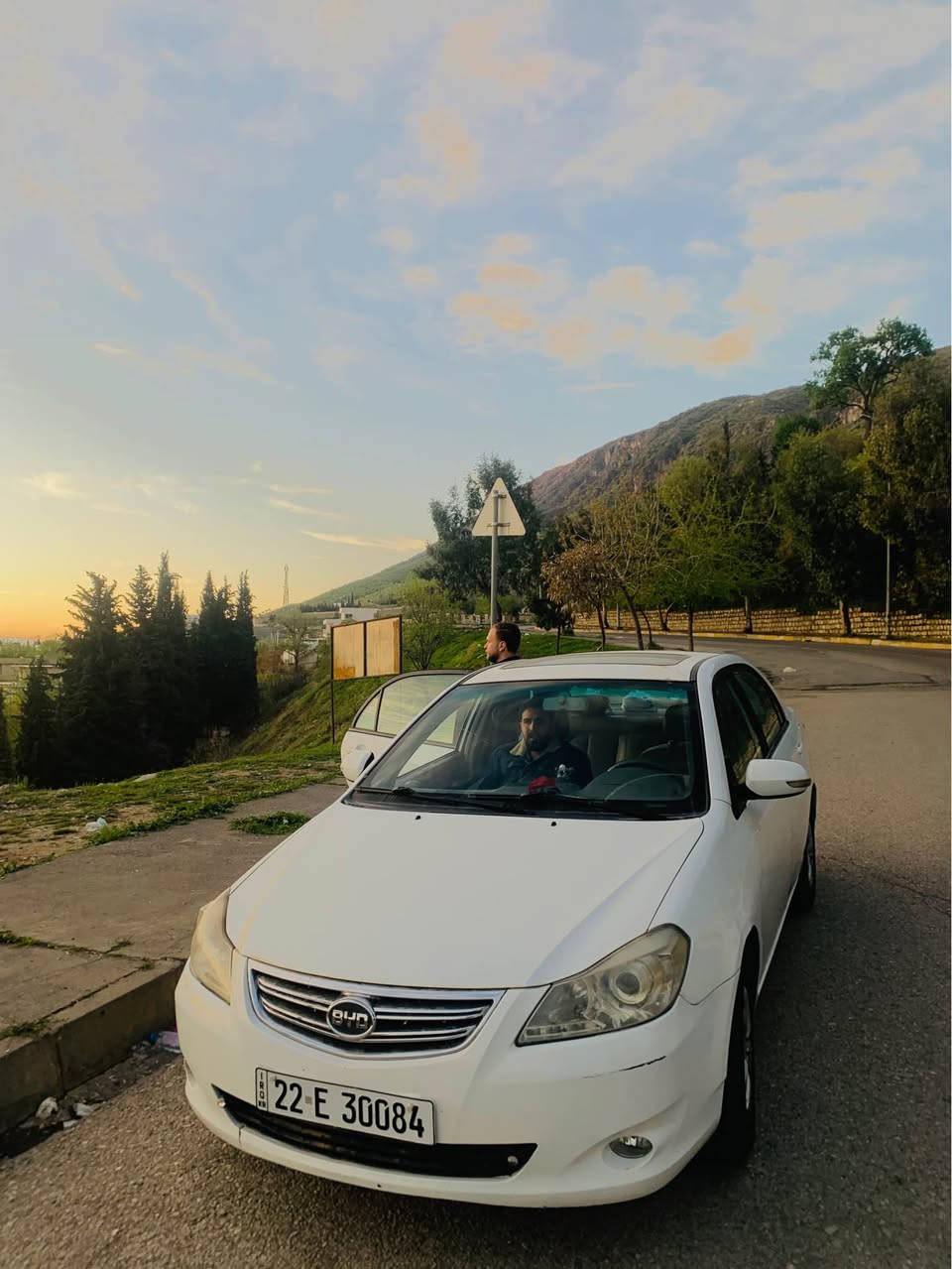 على بركة الله  BYD كير توماتيك للبيع موديل 2014 سنوية لل 2029 تحويل بشرط كير ومحرك بشرط محرك مامفتوح 
بصمة 
بصمة ابواب 
جامات كهرب 
فتحة سقف 
ستستم سمعات 🔥
تبريد 
كير ومحرك بشرط 

عنوان موصل للتواصل عل *********** آو الخاص والواتس موصل, نينوى
