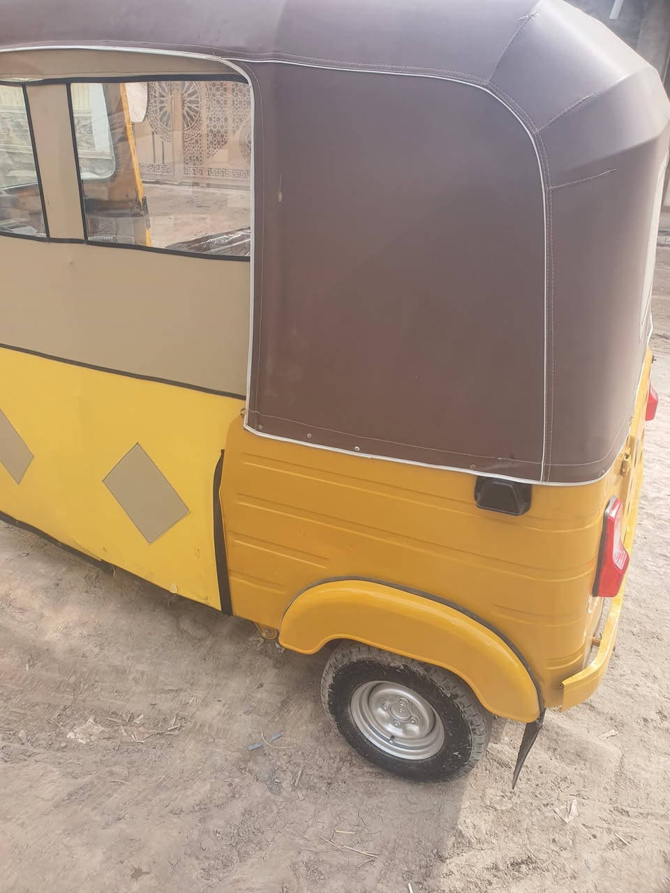 ٢٠١٨ ١١ سعر 4900 ***********
