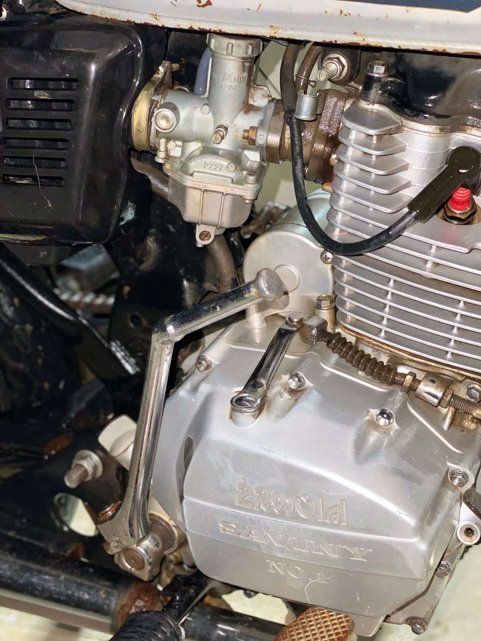 السلام عليكم دراجة ايراني سيفان
محرك 150CC 
دراجة خير من الله ونظافة محركها كدامكم

بس بيها خلل النمرة الثالثة مرات تخرط ومرات مابيها شي شنو السبب ماعرف
واني جناي

مكاني بغداد حي الحسين
رايدها ب 300 الف وبيها مجال
***********
***********
