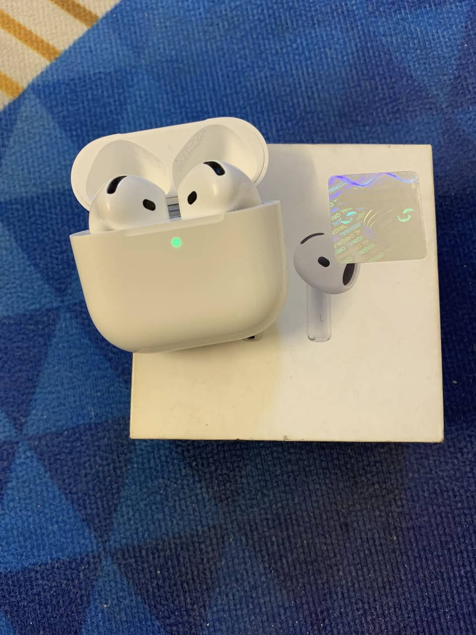 سـمـاعـة ايـربـود 4 الجيل الرابع احدث إصدار جديدة واستعمال جداً قليل الله شاهد الـسـعـر 180 وبيها مجال


**إذا كنت صاحب هذا الإعلان وتريد حذفه لأي سبب، رجاءا أرسل رسالة إلى الدعم الفني**