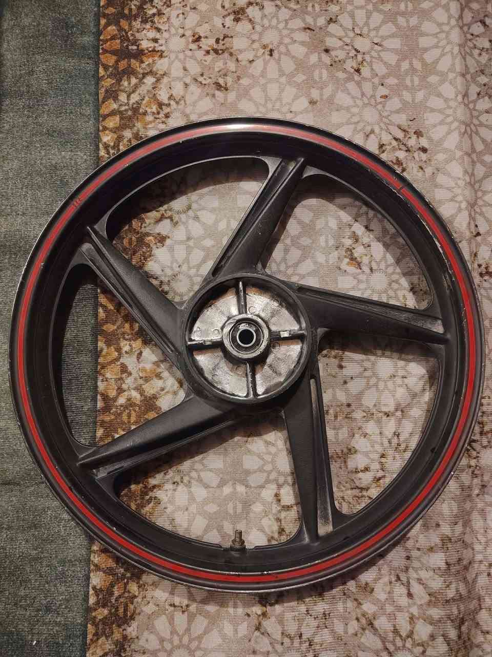 سلام عليكم ويل خلفي دايون نفخ حجم 18 اصلي مختم عدل موس كامل بولبرنات جيب وشد السعر 25 الف للعلم سعر جديد 65 مكاني كربلاء باب بغداد ***********
