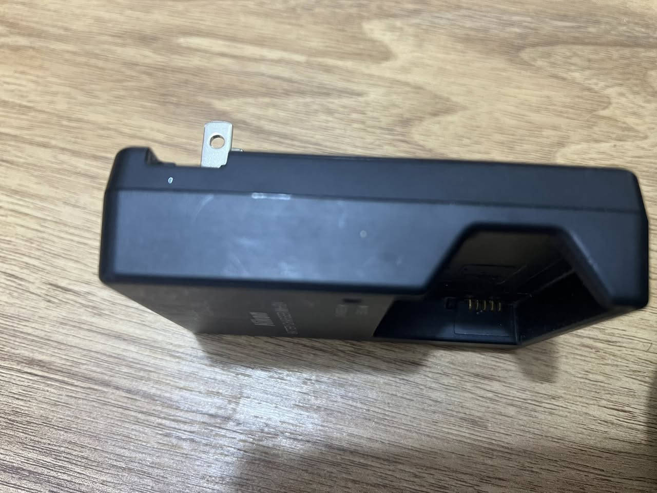 كاميرا نيكون D5300 احترافية  واللي يحب جودة عالية بدون تعقيد.
السعر خاص 

 صورة نقية، ألوان واقعية، وأداء قوي في الإضاءة المختلفة

مواصفاتها 

دقتها • 24.2MP APS-C

• فيديو Full HD 1080p

• شاشة متحركة 3.2”

• تركيز تلقائي 39 نقطة ثنائي البكسل 

• ISO عالي للتصوير الليلي

• تصوير متواصل 5fps

• واي فاي + GPS

✔️برنامج تعديل داخلي 

✔️تصوير فائق الدقه HDR

✔️فلاش مدمج 

منافذ للمايك ولل hdmi✔️


**إذا كنت صاحب هذا الإعلان وتريد حذفه لأي سبب، رجاءا أرسل رسالة إلى الدعم الفني**