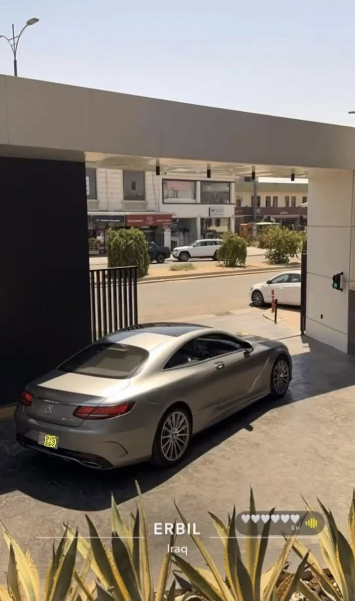 (للبيع او المراوس ) 
مارسيدس Coupe ,S500/2017 وكالة المانيا ,AMG سلفر مات بلادي ومكفولة من ايي ضرر مغلفة ppf وسيرفس كامل بشركة ماس , اعلى مواصفات فول داخل احمر دزاينو , 5 فصوص , جكات , ابواب شفط ,داتا شو 
مكان سيارة بغداد زيونة 
اتصال او وتساب / ***********
