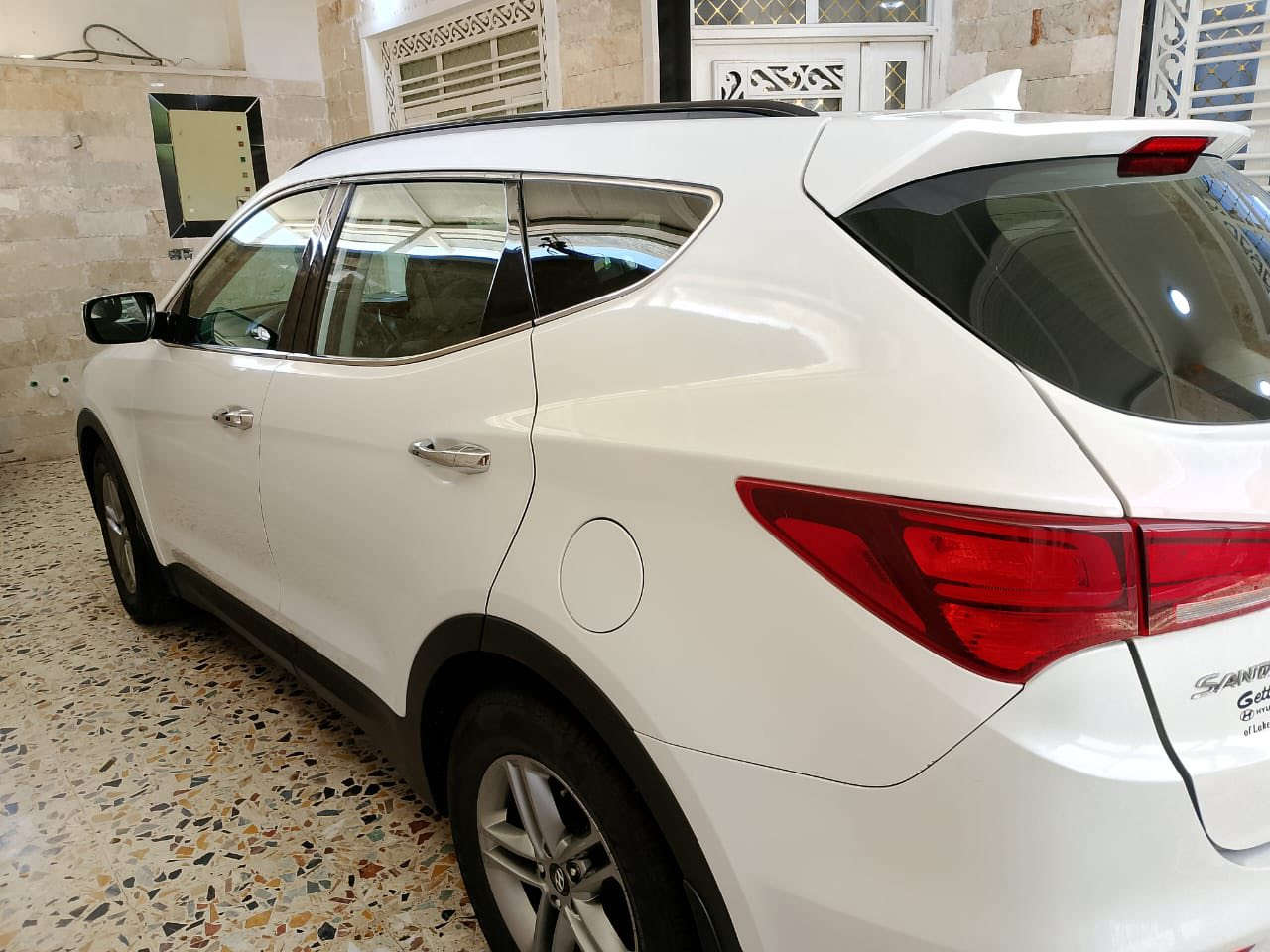 سنتافيا 2018 وارد أمريكي محرك 2400 GDi حادثها جاملغ امامي فقط كما موضح بالصوره طاك بيه فقط ايرباك استيرن 
 السيارة نظيفه مابيه اي نقص ماشيه (70) رقم بغداد 
مواصفاته بصمة كشنات جلد تحكم ستيرن
مكانه بغداد 
السعر 170
الاتصال على الرقم   ***********
