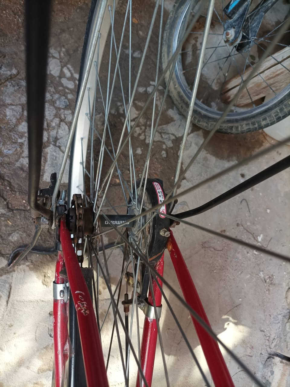 بايسكل بناتي للبيع.جديد حاويه  الحجم 27. السعر 75. وبيه مجال الناصريه مركز حي الثوره واتساب ***********
