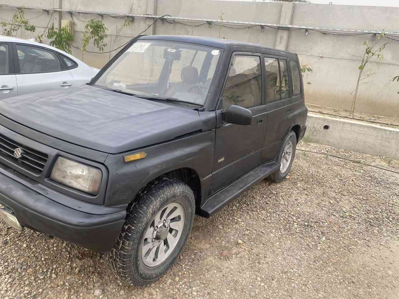 فيتارة موديل 92 رقم بغداد
السيارة سازوكي فيتارة كير محرك فور ويل تايرات و بطارية جديدة كلها خير من الله بس تبريد عوزة غاز كلة كامل منضمومة جديدة سبلت السيارة عوزها ترتيبات شويه على فكرة حتى الكڤر مال السبير البلادي موجود عندي 
السعر 37 ورقة و بيها مجال للشراي 
للاتصال فقط واتساب / ***********
