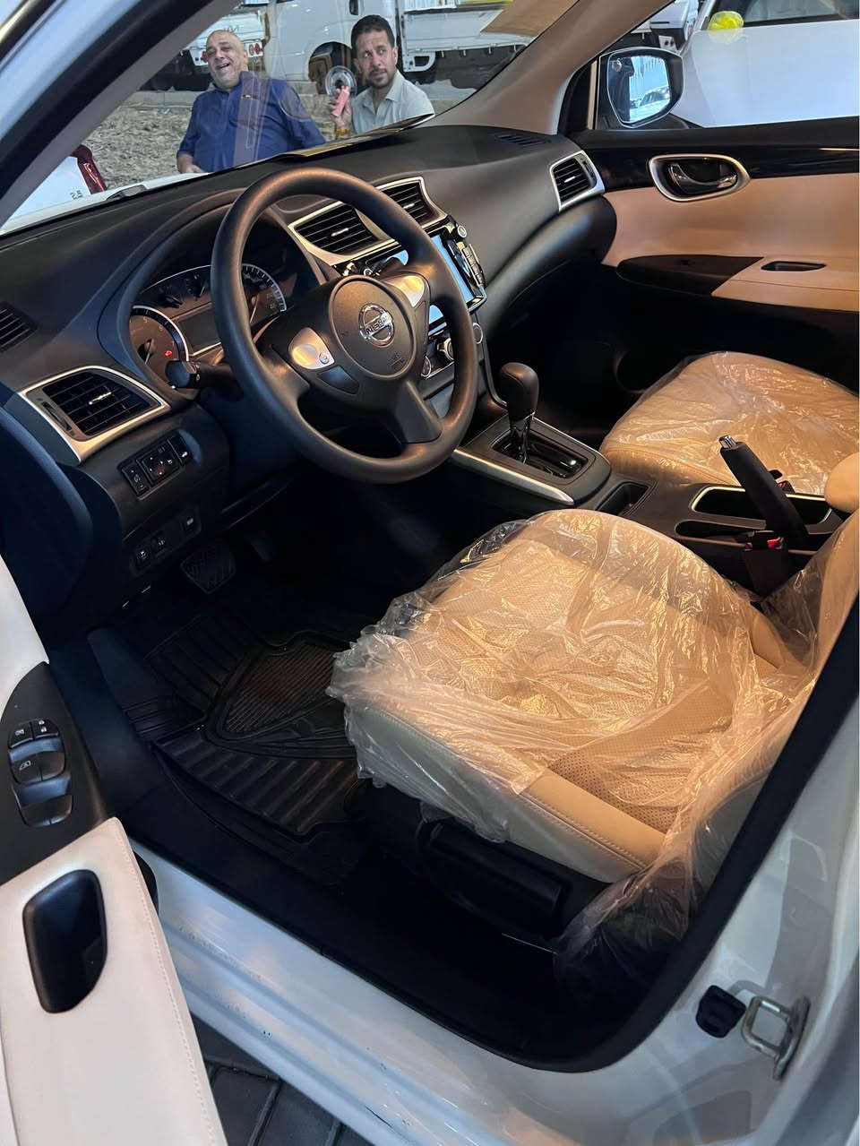 نيسان سنترا 2025 فول فتحه داخل بيجي سياره زيرو اخر قطعه سياره جديده كلش سياره رقم اربيل سياره ما حاجه نذكر شي لان زيرو بعد 
السعر ب141$
العنوان البصره القبله المعارض معرض العشار 
للاستفسار *********** البصرة, العراق

