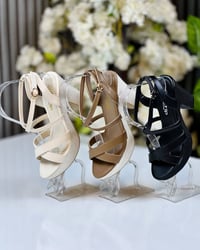 حذاء نسائي • كعب ٧سم • مقاسات ٣٧-٤١