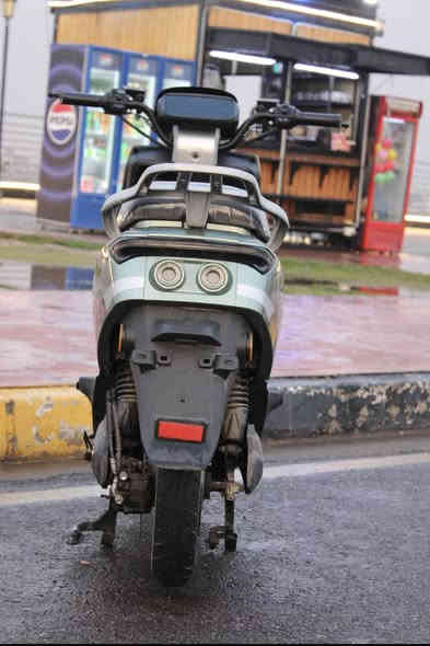 سلام عليكم ورحمة الله ماطور 318= شرط البيع 
مواصفات
نضام   R للخلف 
ديل اشاره 
موديل 2025 
4نمر 
لايت عالي وناصي الماطور بي هواي مواصفات ولبيع السعر 550 قفل نضافه فول رقم موبايل ***********
