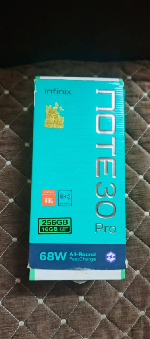 تلفون انفنكس نوت 30 ابرو
النظافه 100/100
شاشة AMOLED بحجم 6.67 إنج وتردد 120Hz.
معالج MediaTek Helio G99 مناسب للألعاب والاستخدام اليومي.
كاميرا رئيسية 108MP.
بطارية 5000mAh.
شحن سريع 68W.
شحن لاسلكي 15W.
بصمة مدمجة بالشاشة.
256GB ورام 8GB
 السعر 250 وبي مجال  الاستفسار ***********
وخاص
