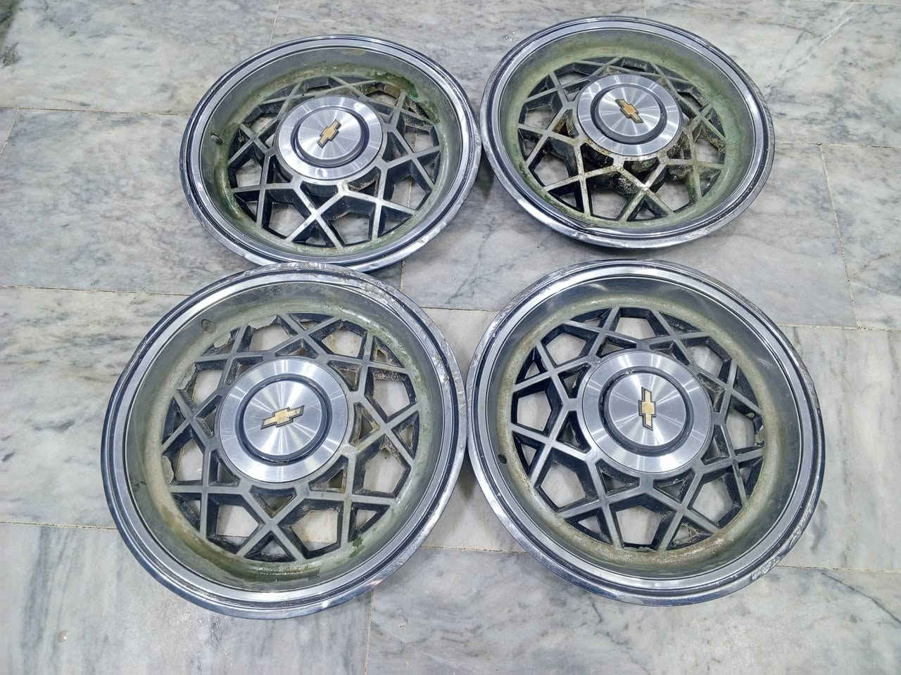 السلام عليكم عندي كبات أمريكي حجم 15 مكاني بغداد لامين الثانية السعر 75الف ***********
