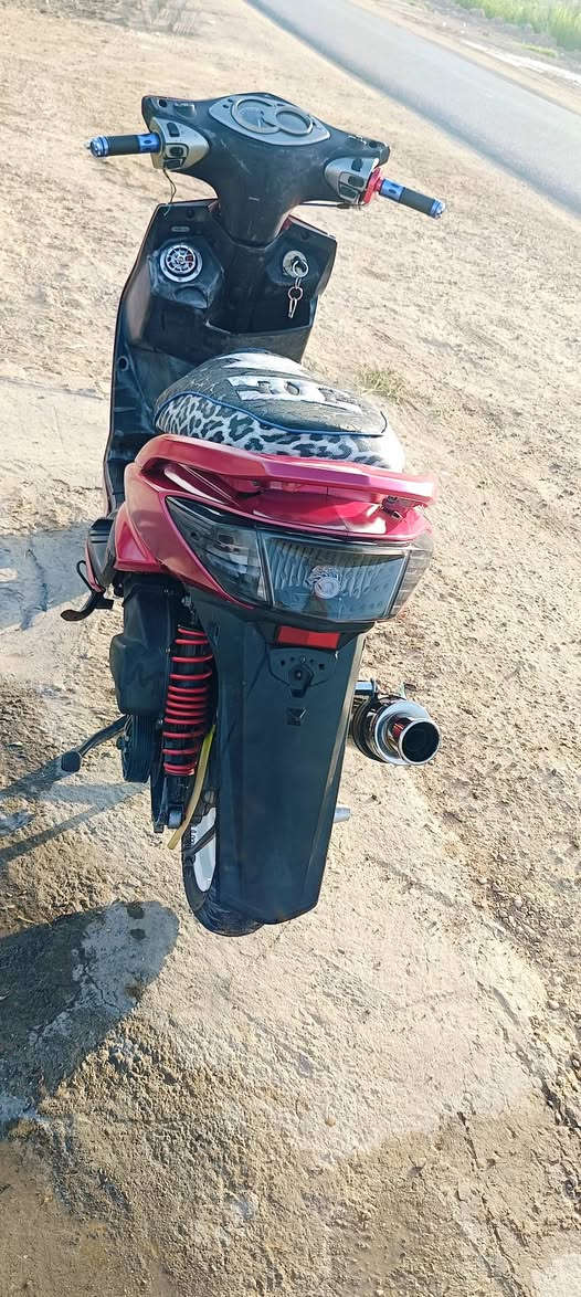 السلام عليكم 
سكنس فحل ياباني 2007 كابريتر بيها كلجات رياضي وتزويد خارجي مستعجل علا بيعتها مكاني حله ابو غرق ***********
