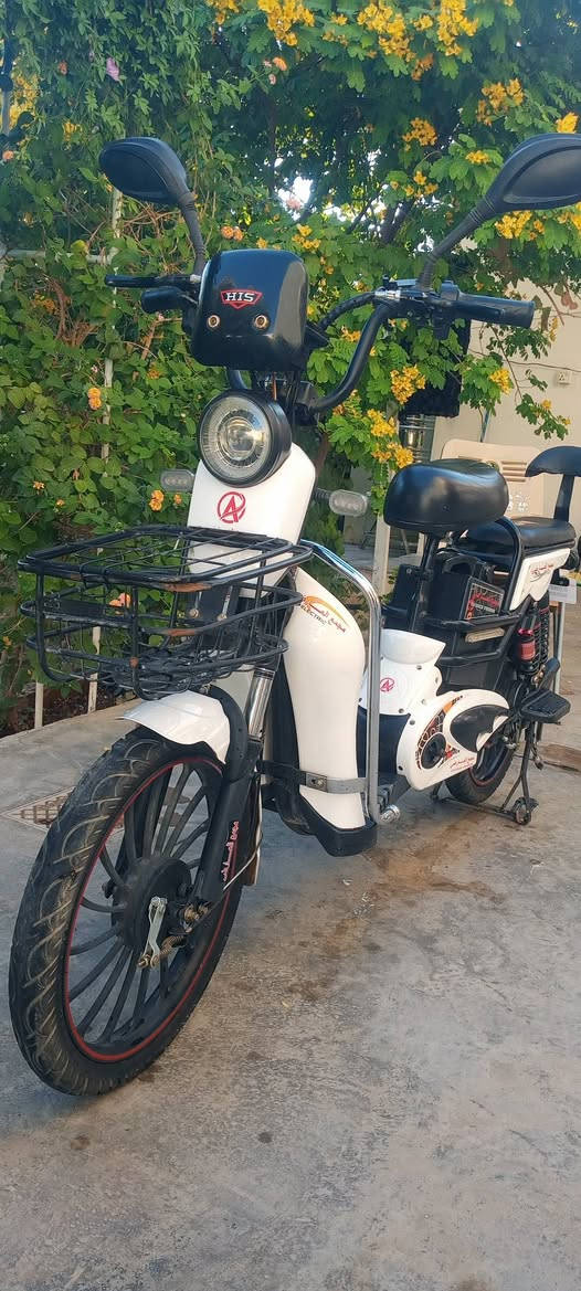 سلام عليكم دراجه SlHللبيع نضيفه فول 5 بطاريات فوال سعر 250 شراي علق واطبلك خاص موجود وستساب ***********
