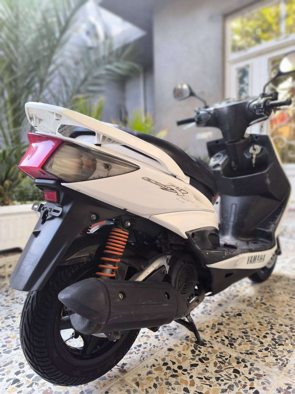 السلام عليكم اخوان دراجة سكنس فحل  نضيفة مرتبة كاملة كهربائيات كفرات نضيفه 70% من الاخير جلبه مال مشي سعرها ٦٥٠ وبيها مجال مكاني بغداد حي النصر *********** هذا رقمي والخاص مفتوح
